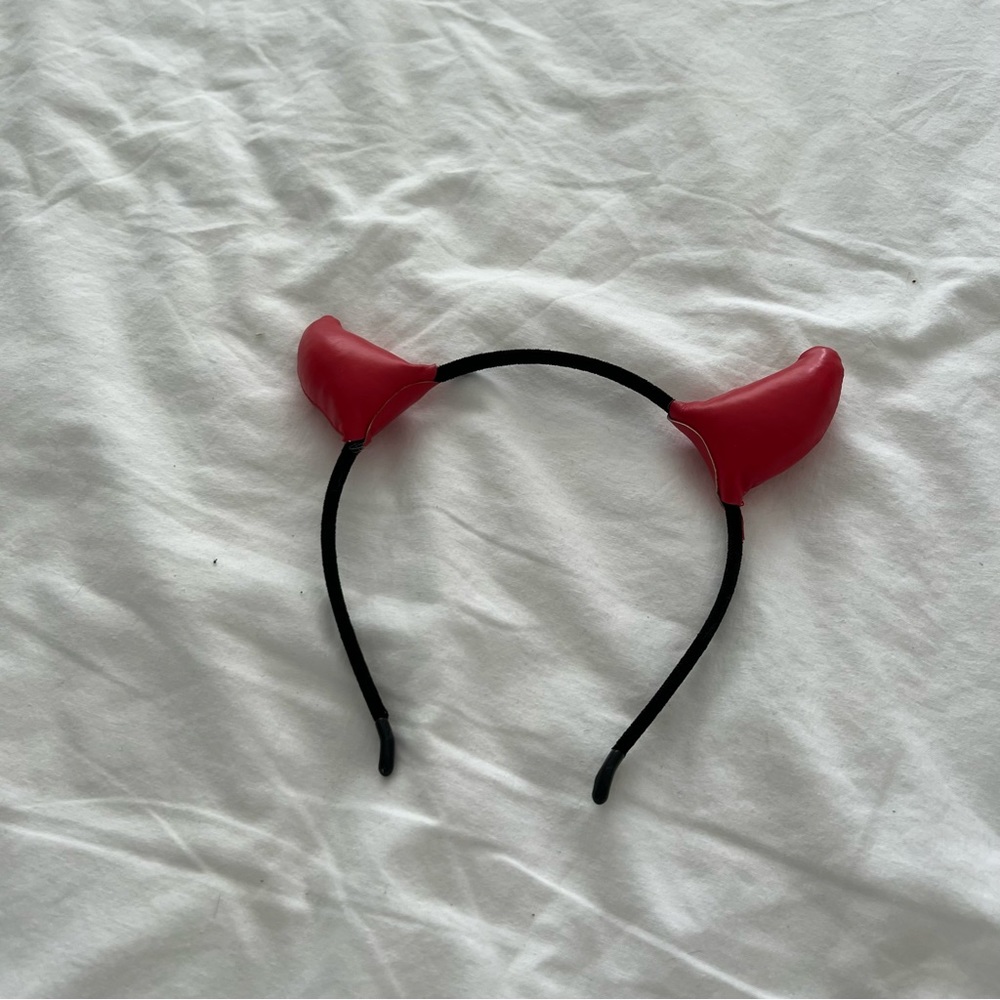 FASHION NOVA - DEVIL HORNS